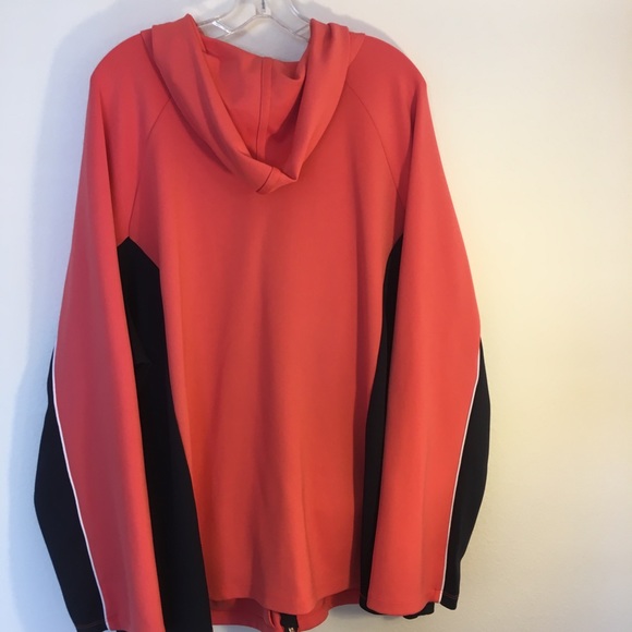 Windbreaker jacket with hood - Picture 2 of 3